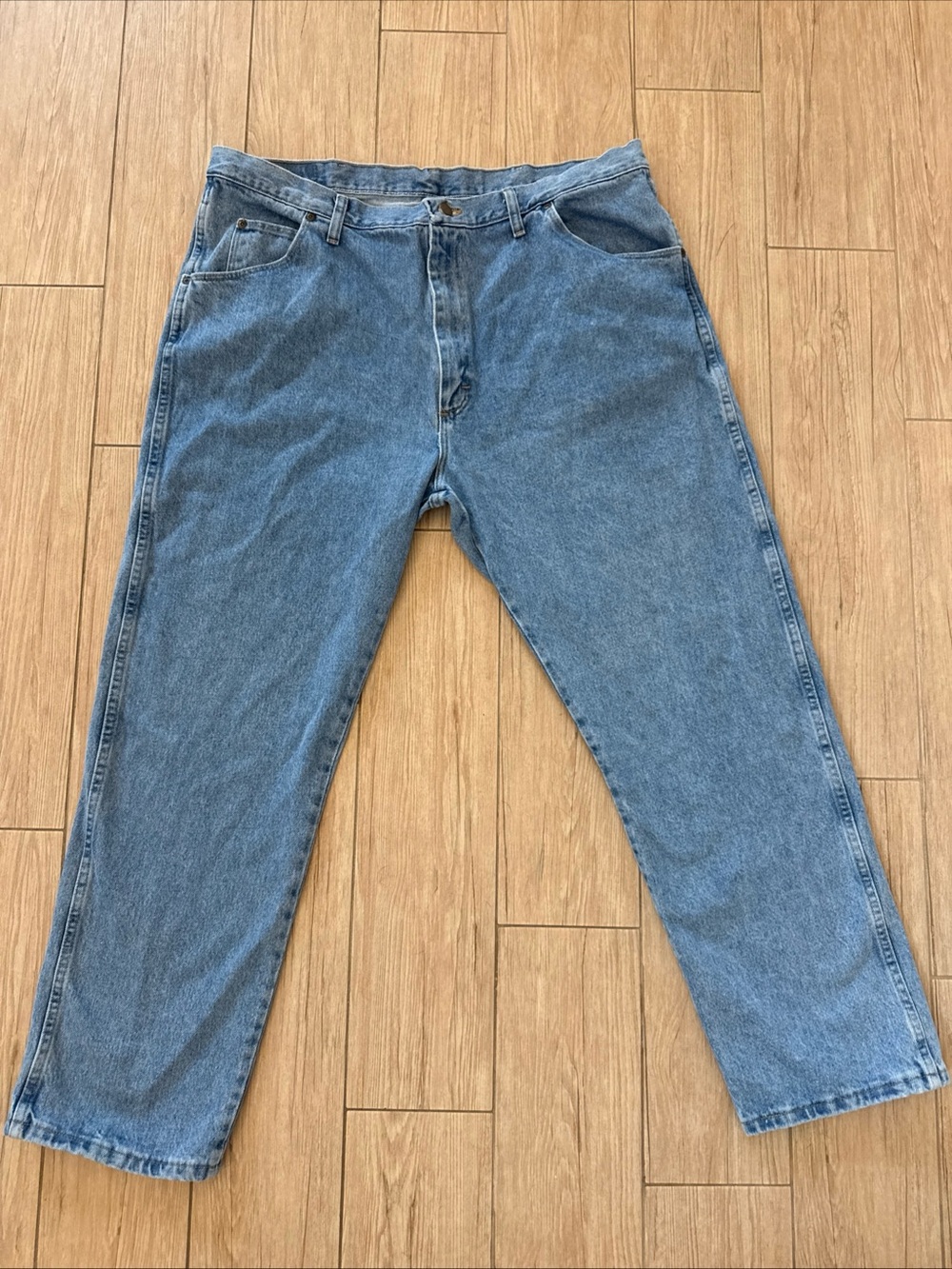 Wrangler 42 x 30 regular, 100% cotton, 5-pocket men's jeans